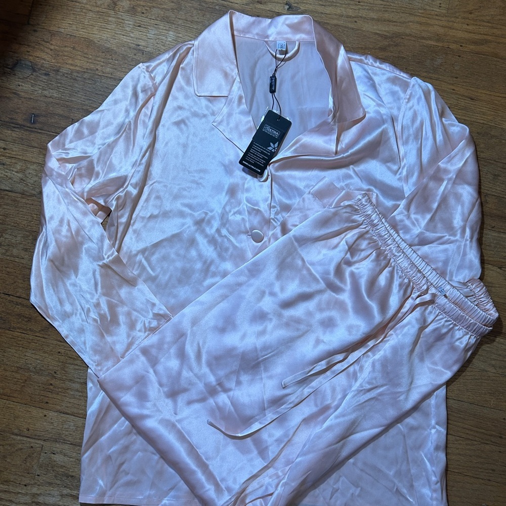 NWT Silk baby pink pajamas- lily silk
